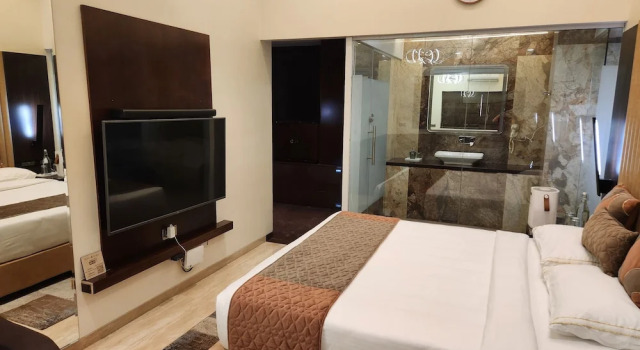 Люкс Hotel Royal Palace Jalgaon