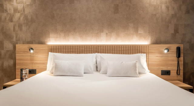 Отель Petit Palace Eixample