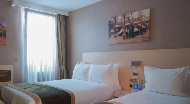 Трёхместный номер Standard Hotel Troya