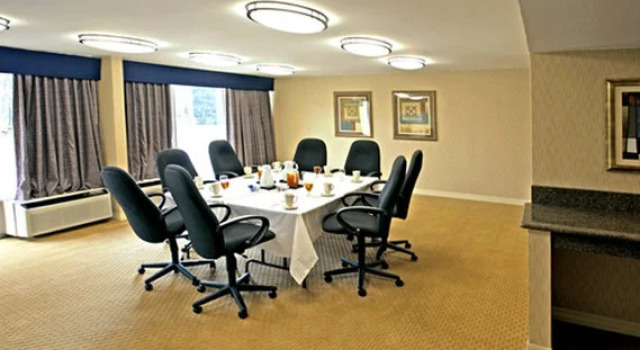 Clarion Inn & Suites By Hampton Convention Center
