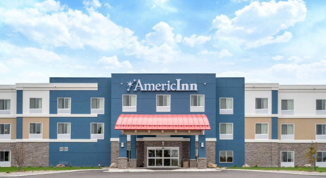 Четырёхместный номер Standard AmericInn by Wyndham Windom