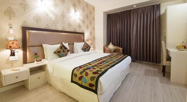 Emblem Hotel Hero Honda Chowk Gurugram, Забронировать Отель Гургаон 