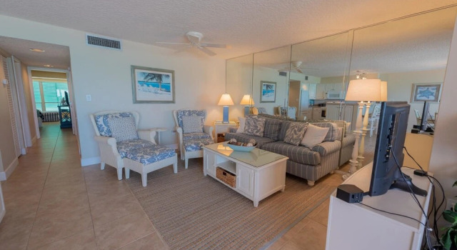 Coquina Beach Club 204, Забронировать Отель Отели Брейдентон 4 звезды, рядом с Центр парасейлинга "Фан-энд-Сан Парасейл", 4*