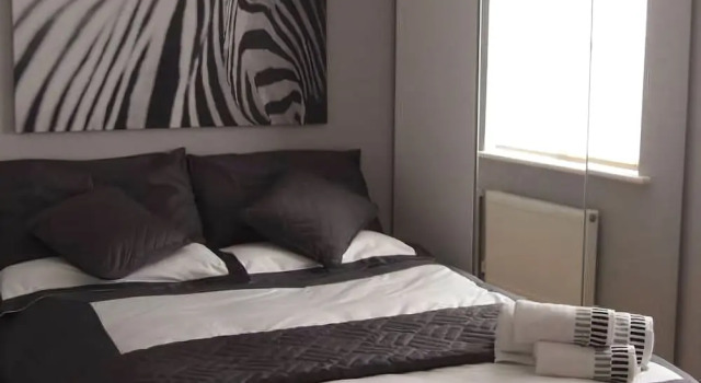 2 Bedroom Apartment With Juliet Balcony