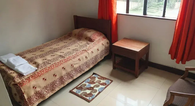 Sadili Oval B & B, Book Hotel Hotels in Nairobi with a Pool, Swimming Pool