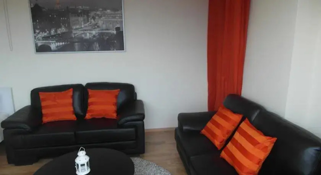 Brussels Louise Penthouse, Prenota Appartamento Hotel a Flanders con parcheggio, Parcheggio