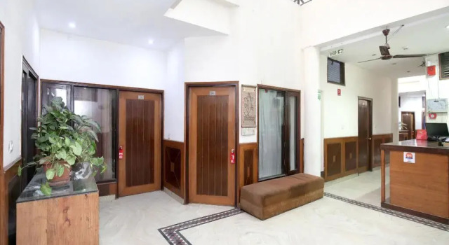 OYO Rooms Sector 7 Madhya Marg