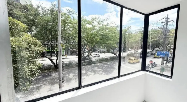 Апартаменты 2 bedroom apartment 1 block Lleras park