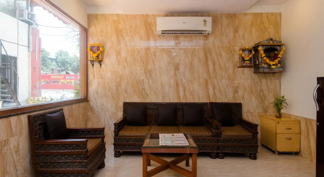 OYO 13308 Nest Inn