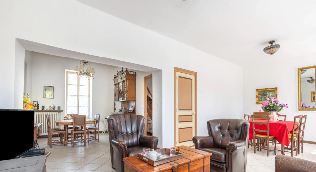 Normandy Fireplace Retreat, Book Hotel Hotels in Manche with Parking, Parking
