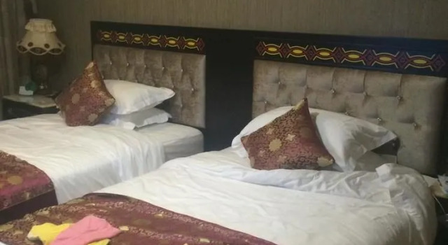 Xichang Cloizon Hotel, Varaa Hotelli Hotellit Sichuan pysäköinnillä, Pysäköinti