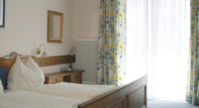 Трёхместный номер Standard с балконом B&B Goldener Stern