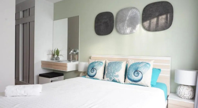 Beach Style Condo Pool, Gym, 1100m To Great Beach.