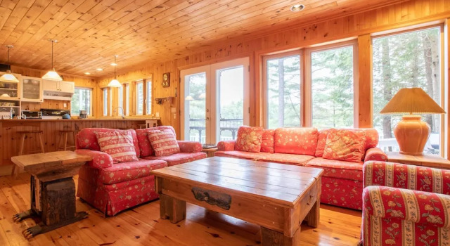 Wildflower Cottage A Fantastic boat access family cottage with a spectacular 500' of waterfront!, Prenota Casa vacanze Port Carling Muskoka