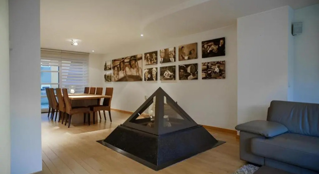 Big and comfortable triplex in Knokke