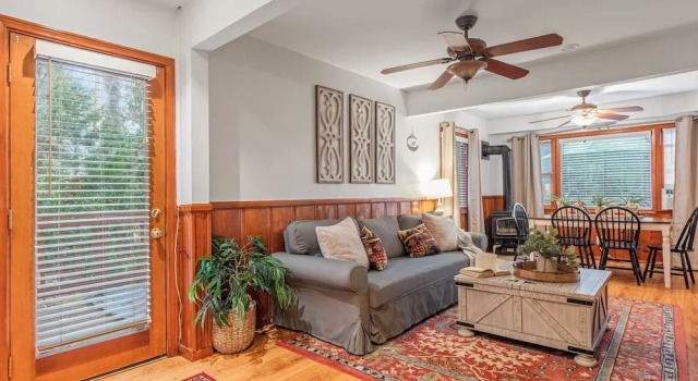 Minutes to Lake Arrowhead Village Cozy & Secluded Cedar Cove by Avantstay, Book Feriehus Lake Arrowhead Californien