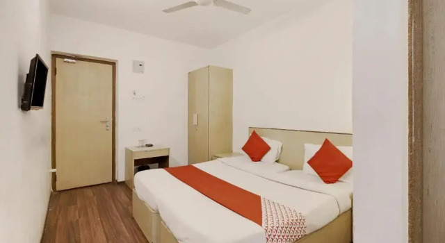 OYO 74511 Hotel Adya