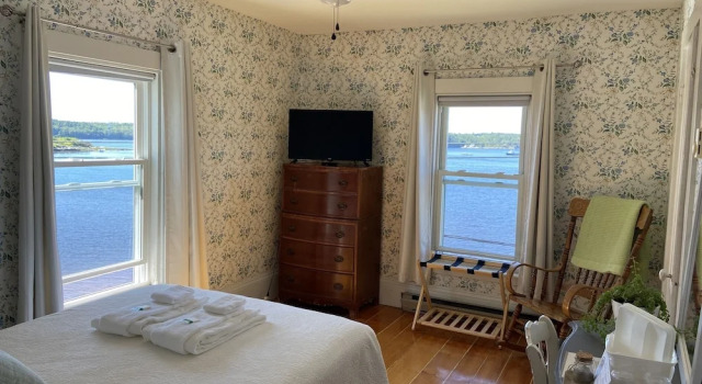 Spinneys Guesthouse & Beach Cottages, Забронировать Гостевой дом Отели Мэна с парковкой, Парковка
