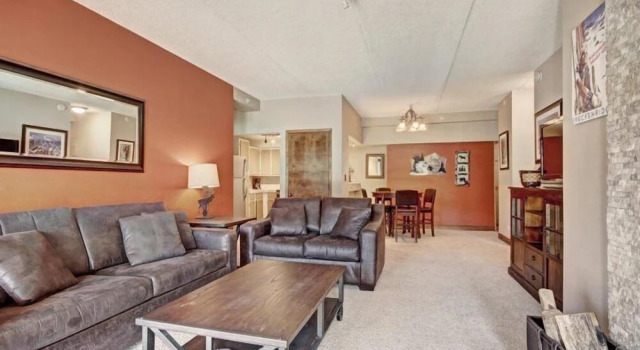 2 Bedroom Ski in, Ski out Mountain Vacation Rental Located Next to Historic Main Street in Downtown Breckenridge, Book Hotel SPA-hoteller i Breckenridge, SPA