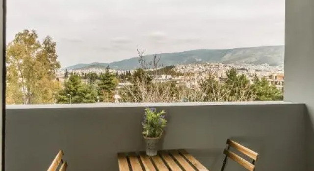 Люкс Raise Athens Metro Apartments