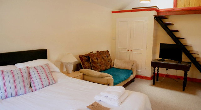 The Carpenters Arms, Book Pension Newbury Berkshire