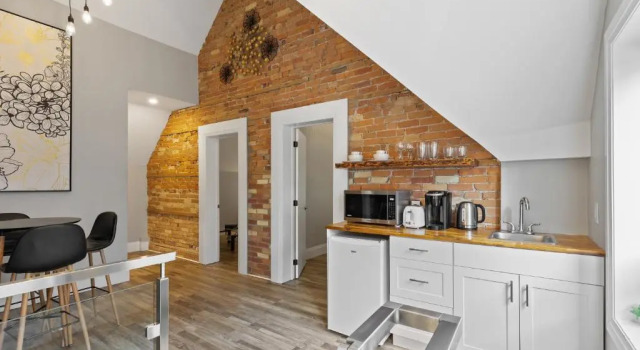 Коттедж ENTIRE 1 BEDROOM APARTMENT ACROSS FROM GOOGLE - br5