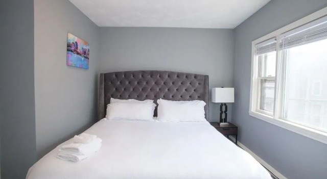 Luxury Collection-4 Bedroom 3 Full-bathroom-boston