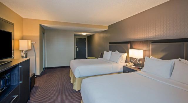 Четырёхместный номер Standard Quality Inn & Suites Regina Downtown