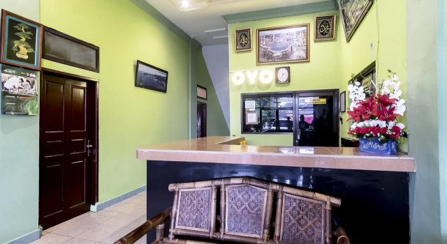 OYO 723 Penginapan Nia Mandiri Syariah, Rezerwuj Hotel Medan Sumatra