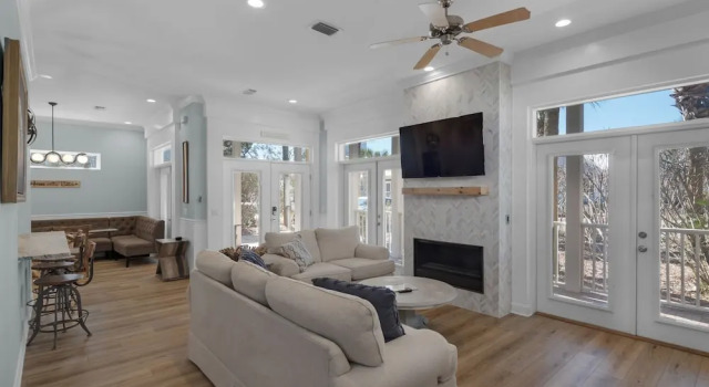Коттедж 3 Minutes to Beach - Community Pool - Classic Seagrove Home