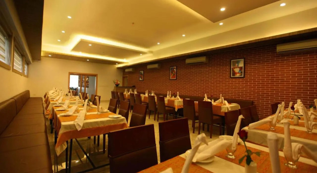 Victory Inn Park Residency, Забронировать Отель Отели Куннамкулам с парковкой, Парковка