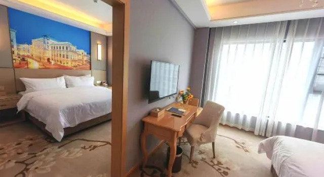Семейный люкс Deluxe Vienna International Hotel (Dali Xiaguan City)