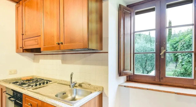 Villa With Private Pool, 3 km From Cortona, 3 Apartments