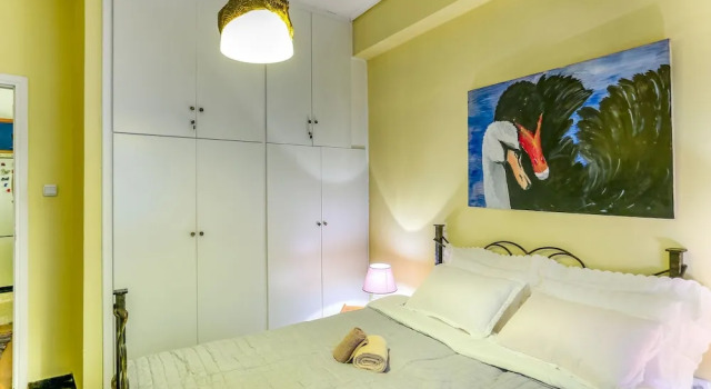 Cozy Apartment in Athens near Aghios Ioannis Subway Station
