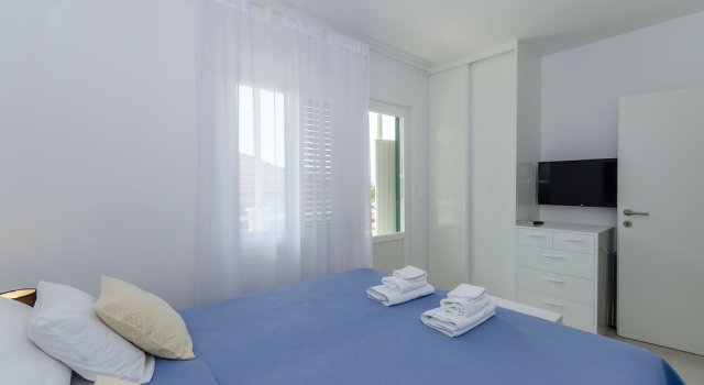 Apartments Pleasures, Забронировать Апартаменты/квартира Врбоска Остров Хвар, рядом с Частный Пляж «Виллы Эмма»