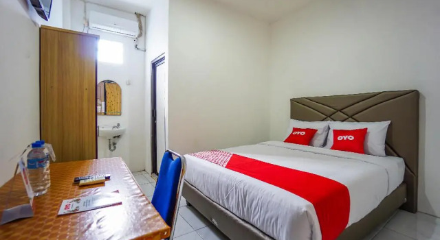 OYO 1693 Edward Residence Malalayang