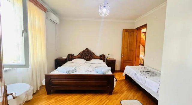 Datos GuestHouse, Book Guesthouse Makhinjauri 
