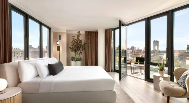 Двухместный люкс c 1 комнатой с балконом и с видом на город Hotel Indigo - Williamsburg - Brooklyn by IHG