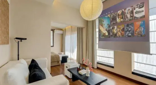 Люкс c 1 комнатой с балконом Zhuhai Fangyuanli Homestay (Lovers Road)