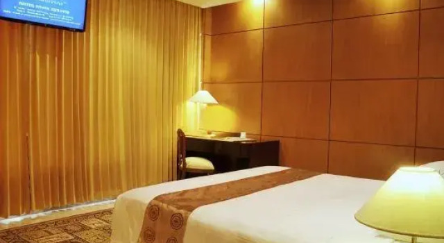 Camera Deluxe Royal Senyiur Hotel