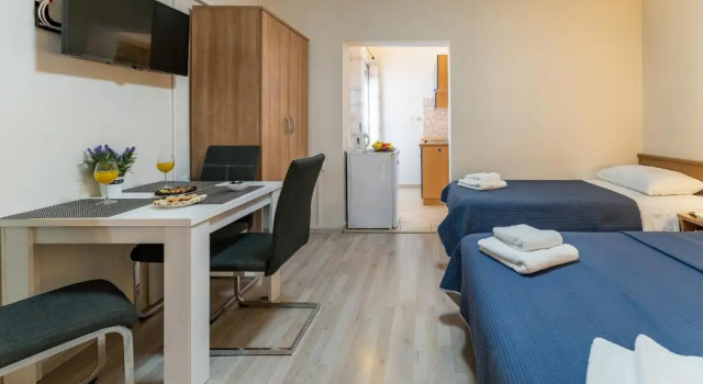 Студия с балконом Argyruntum Apartments