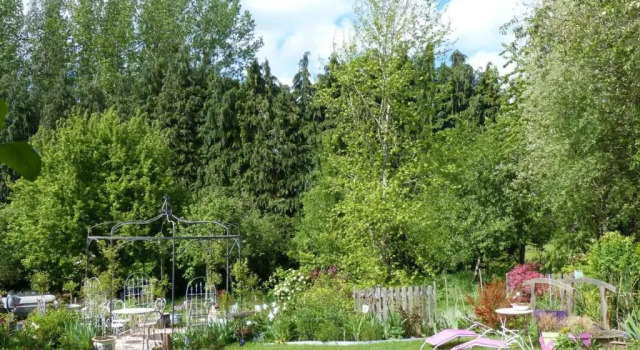 La Bergerie: Maison ancienne avec jardin anglais, 2 chambres - FR-1-497-35, Забронировать Отель Потиньи Нижняя Нормандия