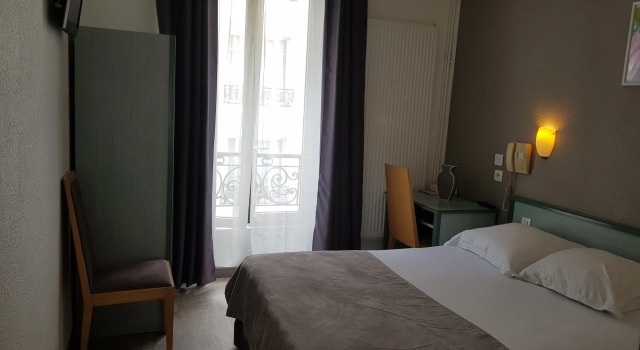 Hôtel Le Saint-Hubert - Gare de Lyon Bastille, Забронировать Отель Отели Парижа 3 звезды, рядом с Cinémathèque Française, 3*