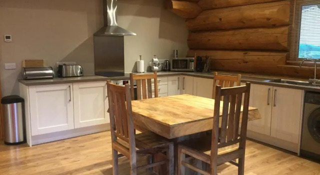 Шале Ewes Water Log Cabins