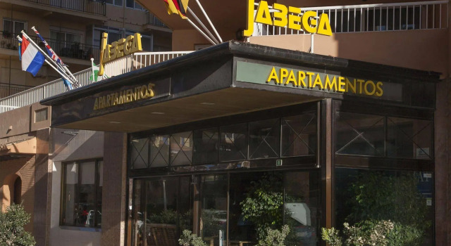 Apartamentos La Jabega, Забронировать Апарт-отель Отели Фуэнхирола 3 звезды, рядом с Пристань Puerto Deportivo de Fuengirola, 3*