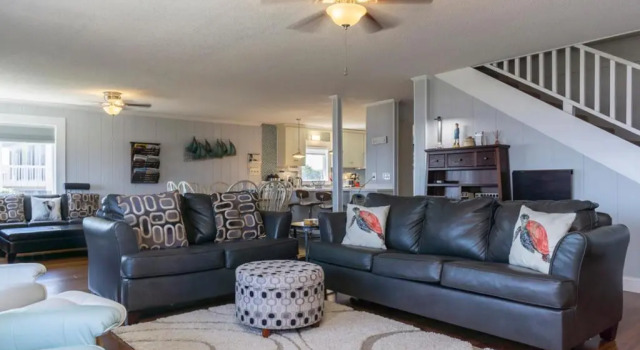 Breezy Oaks by Oak Island Accommodations