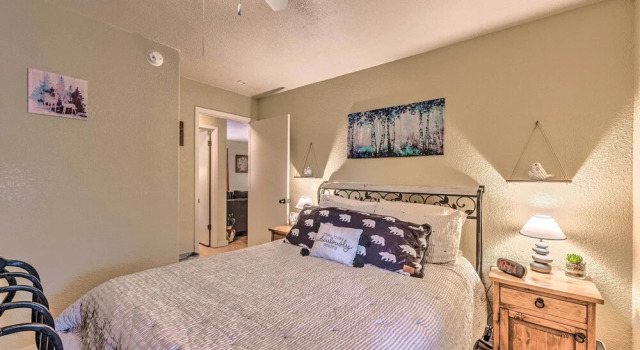 Апартаменты с 2 комнатами Pet-friendly Condo - 2 Mi to Ruidoso Downs!