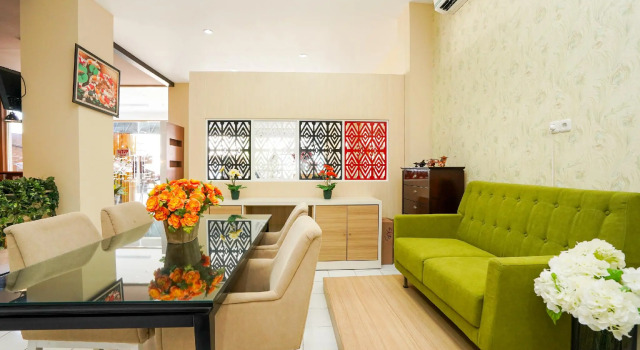 Hotel O Surabaya near Surabaya Town Square formerly Kupang Gunung Residence