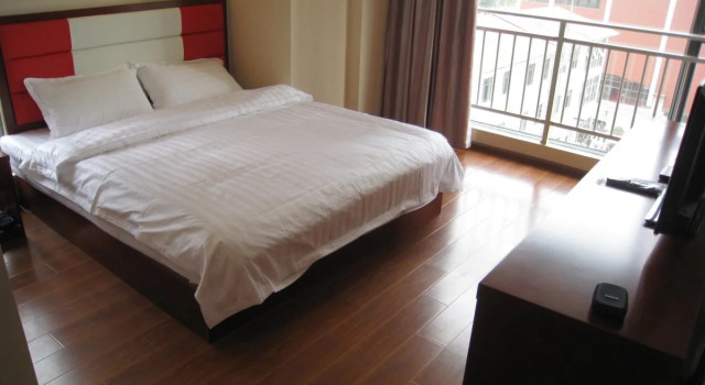Chun Tian Hui Gu Holiday Hotel