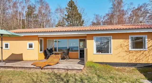 6 Person Holiday Home in Aakirkeby, Rezerwuj Dom wakacyjny Hotele w Hovedstaden region z parkingiem, Parking